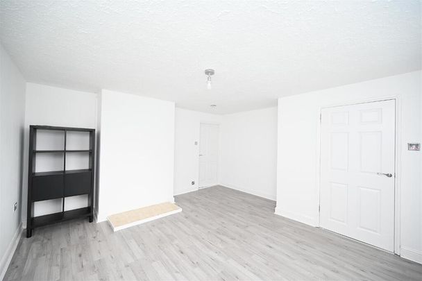 91 Knockleigh Drive, Carrickfergus, Greenisland, BT38 8UY - Photo 1