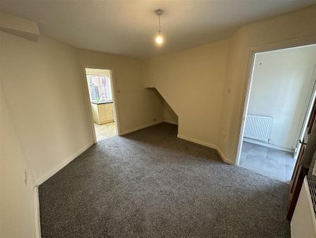 2 bedroom semi-detached house to rent - Photo 2