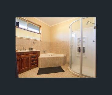 Spacious East Warrnambool Delight!! - Photo 5