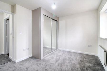 3 bedroom semi-detached house to rent - Photo 4