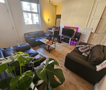 6 Bed - 65 Richmond Avenue, Hyde Park, Leeds - LS6 1DB - Student - Photo 4