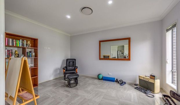 Large Family Home with Air Conditioning and Shed! - Photo 1