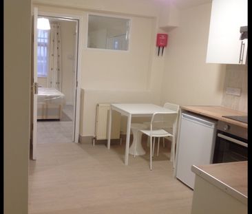 1 Bed Flat, Lower Ground, N1 - Photo 6