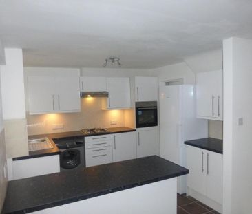 3 bedroom end of terrace house to rent - Photo 6