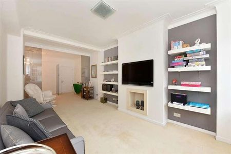 Portman Square, Marylebone, London, W1H - Photo 2