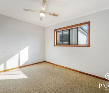 Spacious 4 Bedroom Family Home - Photo 2