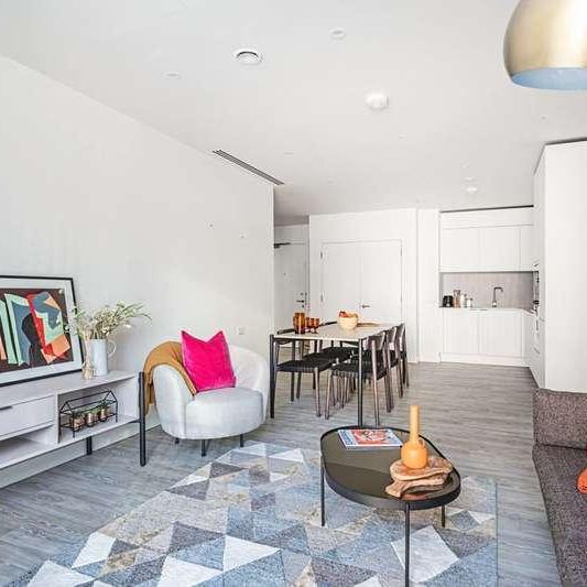 Westfield Avenue, Stratford, E20 - Photo 1