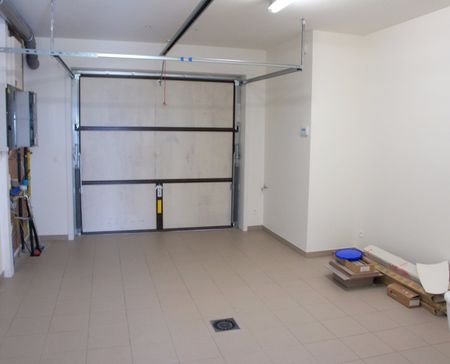 Bijzonder ruime woning met 3 slaapkamers, tuin en garage - Photo 4