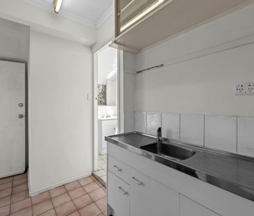 9 Naples Street, Wishart QLD 4122 - House For Rent | Domain - Photo 4