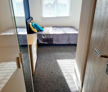 1 bedroom in a house share to rent - Photo 5