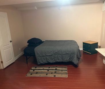 For Lease - 8 Sirius Crescent, Toronto, Ontario - Photo 3