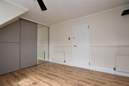 3 bedroom maisonette to rent - Photo 2