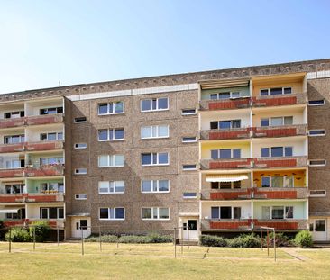 ... in der 1. Etage und in Wohngebietsrandlage ... - Foto 1