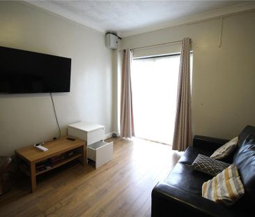 4 bedroom semi-detached house to rent - Photo 1