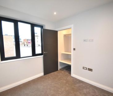 2 bedroom maisonette to rent - Photo 4