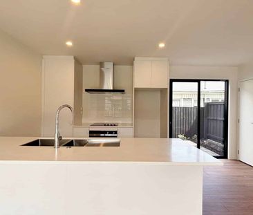 CHRISTCHURCH CENTRAL - 2 BEDROOMS, 1 BATHROOM, HEATPUMP - Photo 4