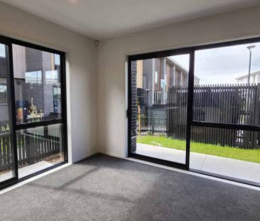 Hobsonville, 2 bedroom, $660 - Photo 1