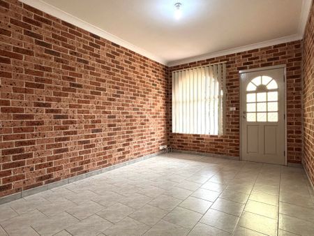 Duplex in Sought After Bossley Park! - Photo 5