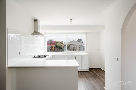 5 SOMERSET CLOSE, WERRIBEE - Photo 5