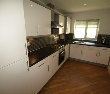 2 bedroom ground floor flat to rent - Photo 4