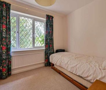 Summersbury Drive, Shalford, GU4 - Photo 6