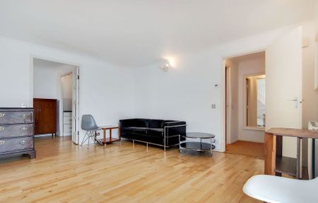 2 Bed Flat, Queen Of Denmark Court, SE16 - Photo 2