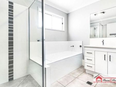 Beautiful 4 Bedroom home in Ormeau - Photo 5