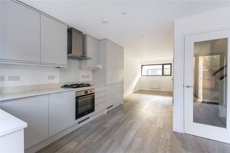 A newly renovated two bedroom house - Photo 2