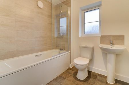 Whitehouse Croft, Kenilworth - Photo 2