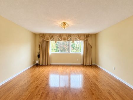 For Lease - 21 Strawberry Hills Drive, Toronto, Ontario - Photo 3