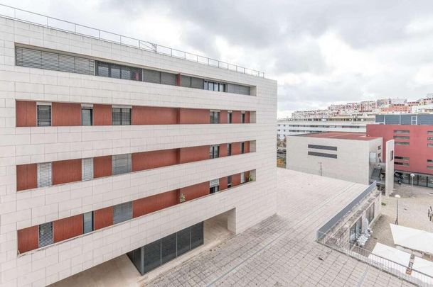 2 Bedroom Apartment with a view, Alto de Algés, Oeiras - Photo 1