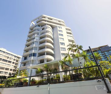 2/57 Lambert Street, Kangaroo Point, Qld 4169 - Photo 6