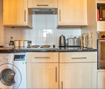 2 Bed Flat, Cathcart Place, EH11 - Photo 1