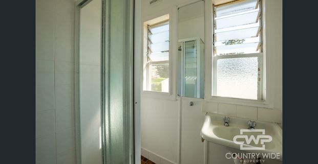 3 Bedroom Home close to Town - Photo 1