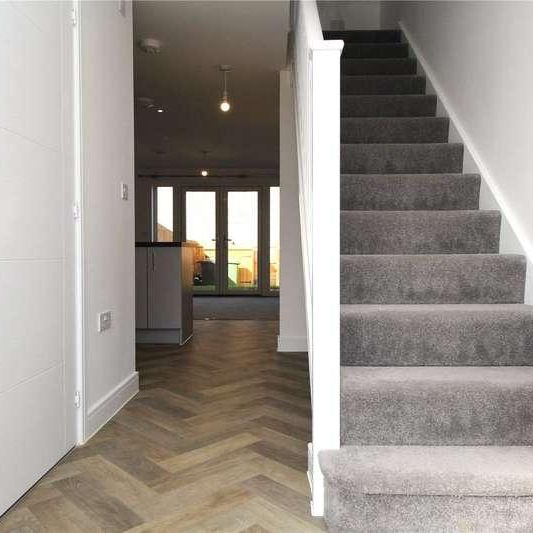Edwards Grove, Bordon, Hampshire, GU35 - Photo 1