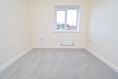 Yarn Crescent, Lupset, Wakefield - Photo 2