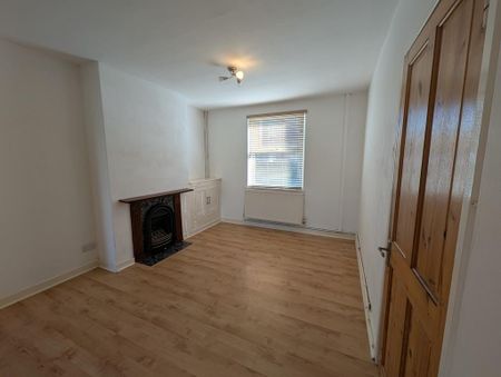 2 bedroom terraced house to rent - Photo 3