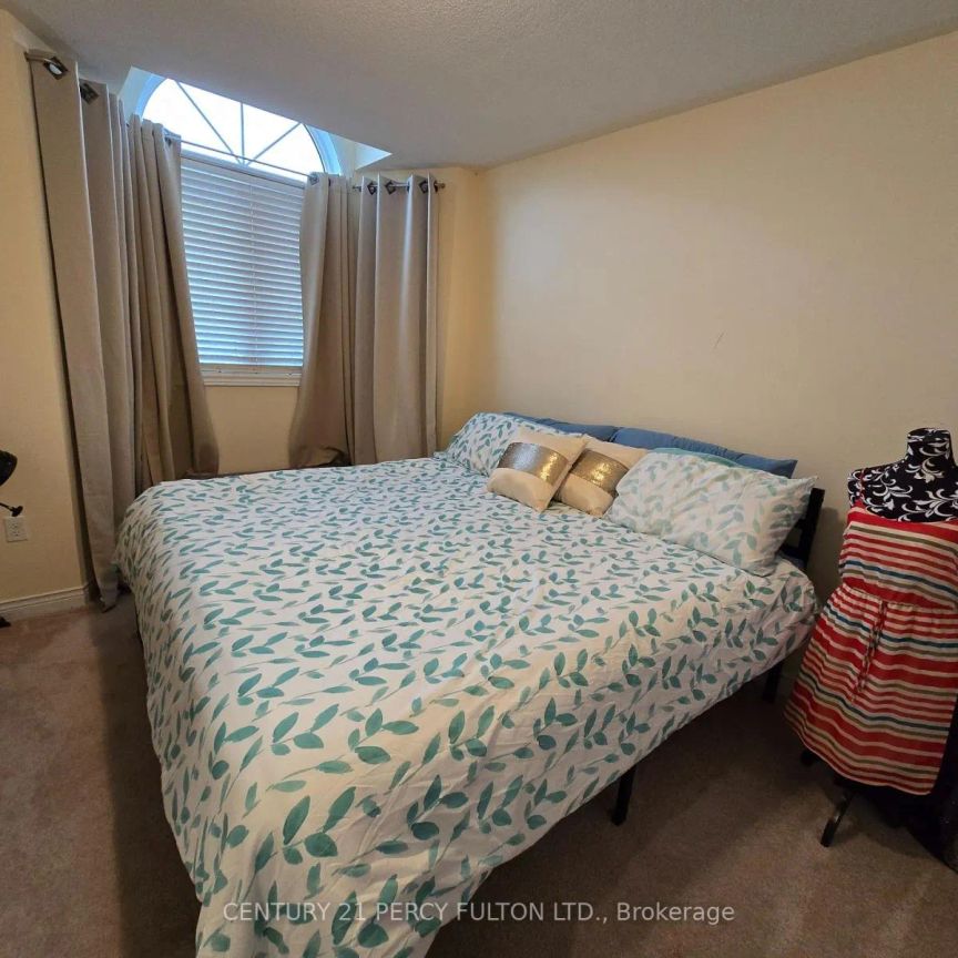 1979 RIVERTON STREET - Photo 1