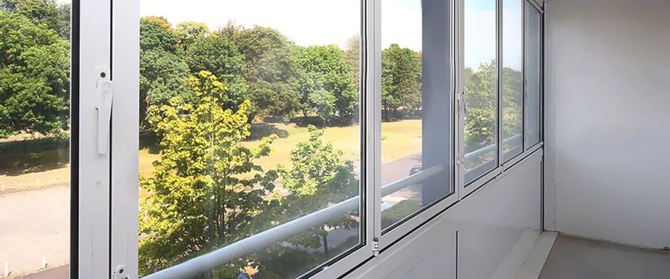 Schöne 3-Raumwohnung mit vollverglastem Balkon - Foto 1