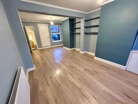 2 bedroom terraced house to rent - Photo 2