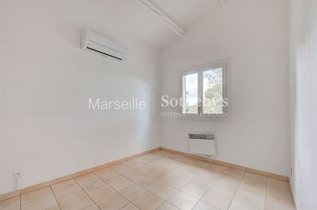 maison 4 pièces 113m2 MARSEILLE 9EME 2 150 euros - Photo 5