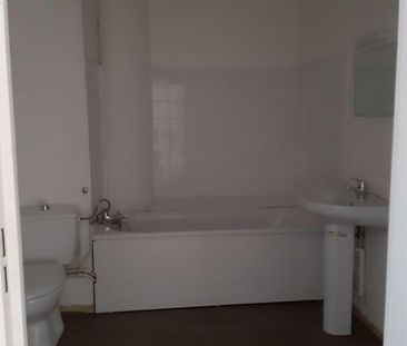 T2 66 RUE GENERAL FERRIE - Photo 4