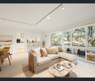 Spacious Light Filled Apartment in the heart of Newport - Photo 2