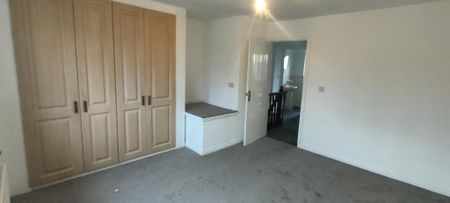 3 bedroom semi-detached house to rent - Photo 2
