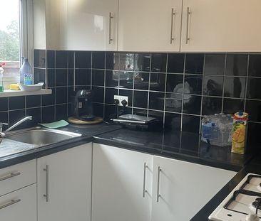 3 Bed Semi-Detached House, Hadbury Road, NG5 - Photo 3