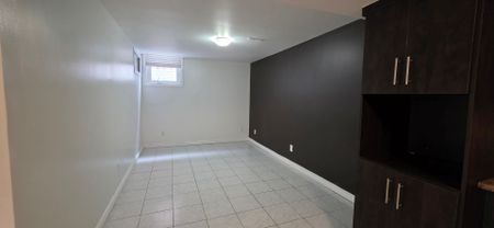 For Lease - 8 WATERFALL Road, Vaughan, Ontario - Photo 5