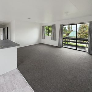 Lovely in Ruby! Pukehangi - Photo 2