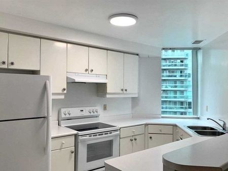 For Lease - 10 Queens Quay N/A Unit# 2407, Toronto, Ontario - Photo 4