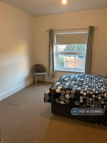 1 bedroom in a house share to rent - Photo 5