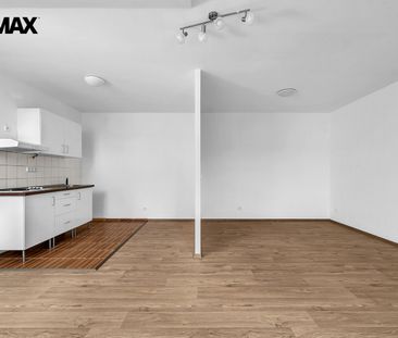 Pronájem bytu 1+kk v osobním vlastnictví 46 m², Milovice - Photo 4